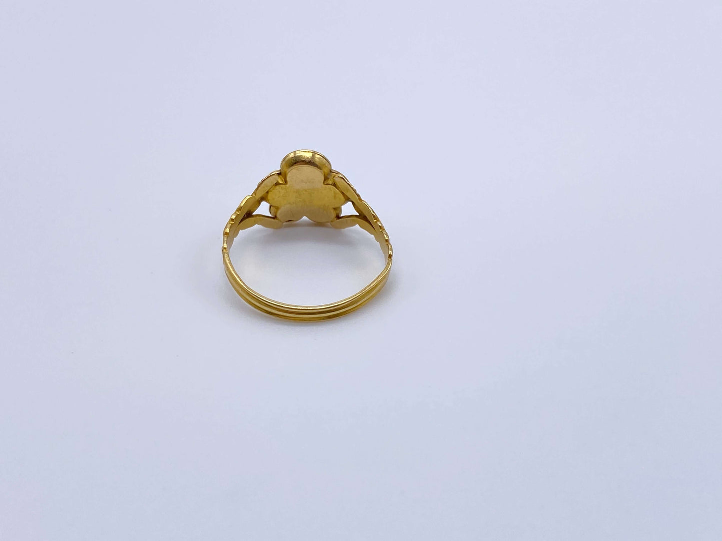 Victorian Black Enamel & Diamond RingA fabulous and modern looking victorian ring. The black enamel provides a wonderful contrast against the gold. Condition: Normal antique wear, minimal wear to the center diamond Metal: 14k Gold Age: Late Victorian Dim