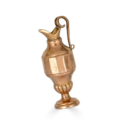 Georgian Era Miniature Ewer CharmCrafted from 18k rose gold, this miniature ewer showcases the superior craftsmanship of the Georgian period. The charm features intricate detailing, highlighting its French origin with distinctive marks on the handle. Perf