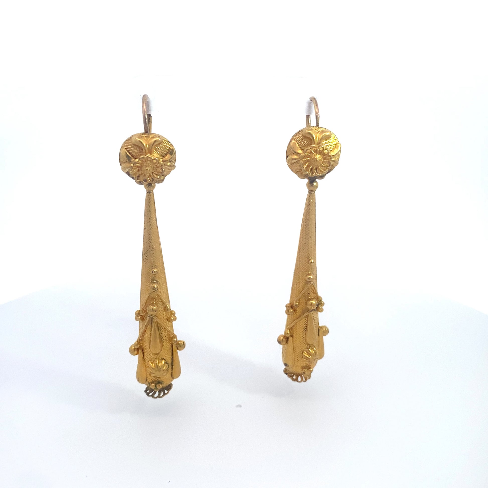 Georgian Pinchbeck Day to Night Torpedo EarringsExpertly crafted from fine pinchbeck, these exquisite earrings feature a versatile design that effortlessly transitions from day to night. The torpedo shape adds a touch of sophistication, while the intricat